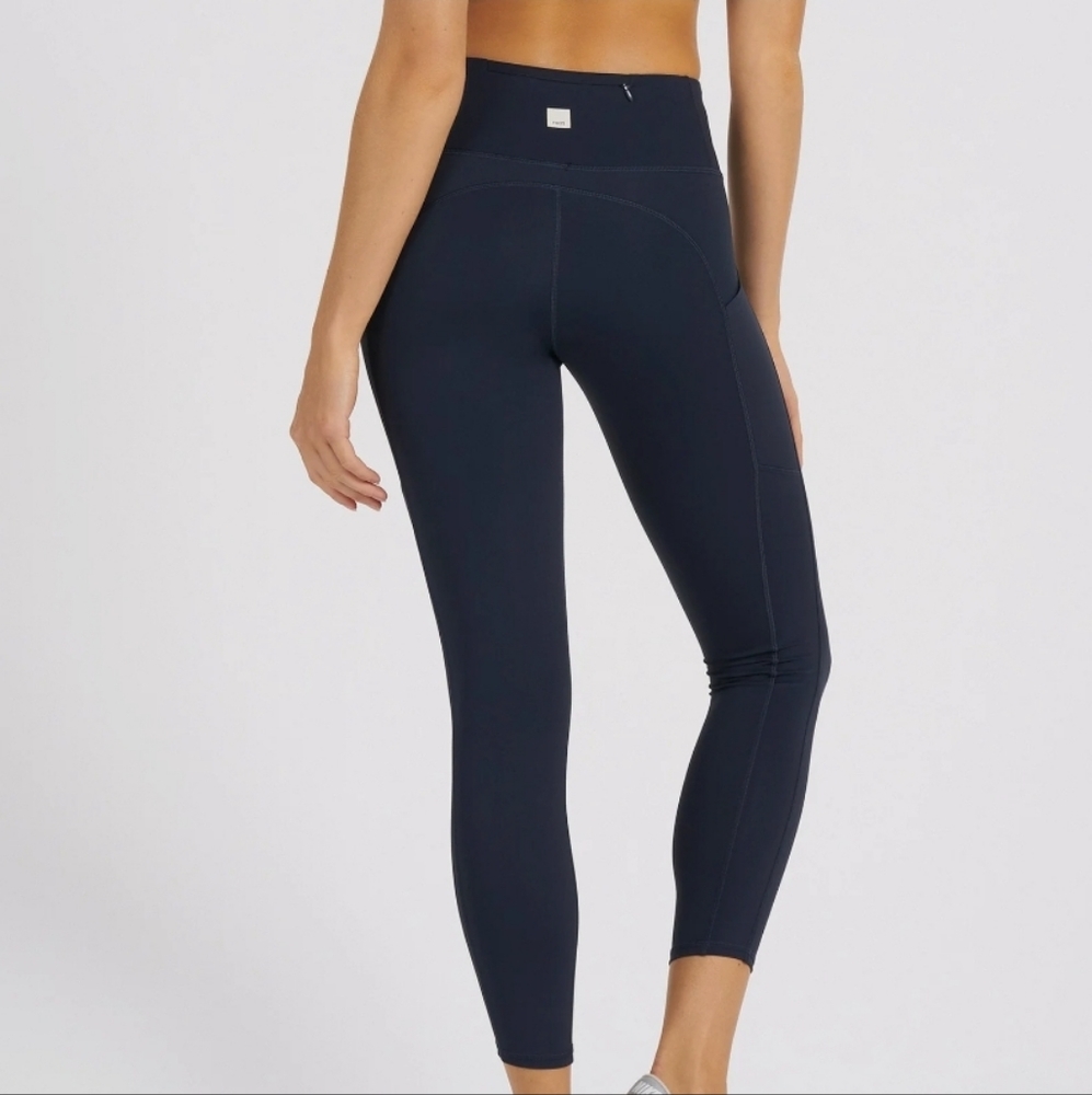 Vuori Women's Navy Leggings